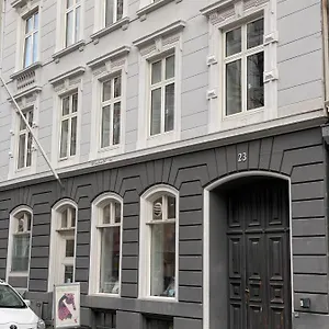 https://psg-23-short-stay-apartments-by-living-suites.copenhagenhotelselect.com