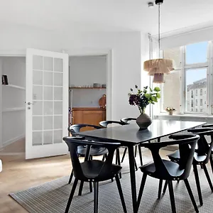 https://spacious-three-bedroom-apartment-in-the-iconic.copenhagenhotelselect.com
