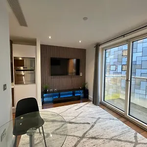 https://apt-in-canary-wharf.cambridgehotelsuk.com